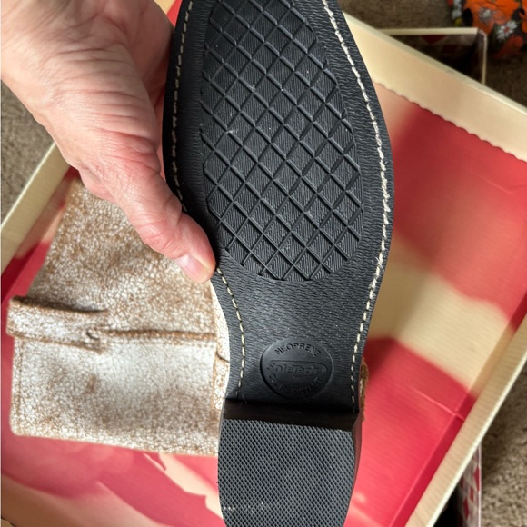 Frye Women's Distressed Harness Boots size 10 - Picture 3 of 5